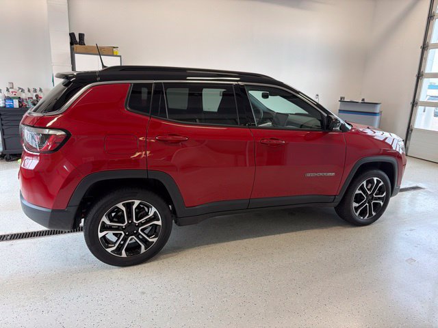 Used 2023 Jeep Compass Limited w/ Sun and Sound Group AWD/4WD image 8