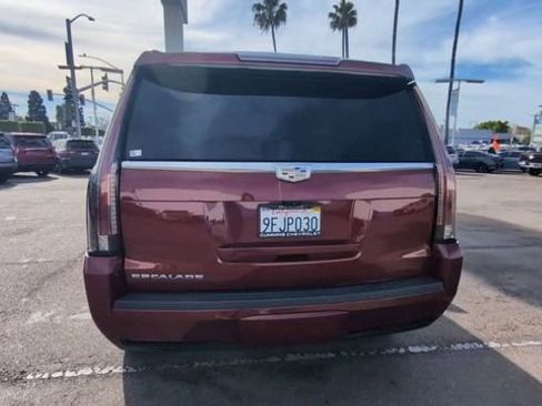 Certified 2020 Cadillac Escalade Premium Luxury image 7