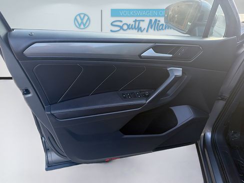 Used 2022 Volkswagen Tiguan SE FWD image 19