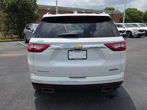 Used 2021 Chevrolet Traverse High Country FWD image 14