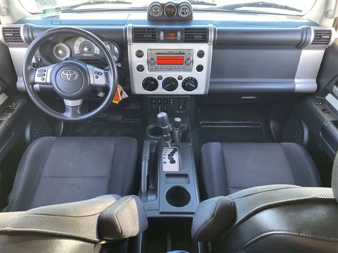 Used 2014 Toyota FJ Cruiser 4WD image 12