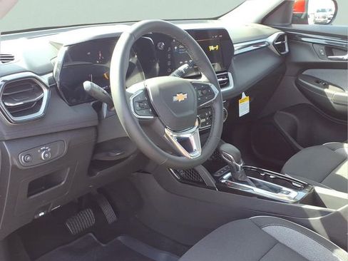 New 2026 Chevrolet TrailBlazer LT w/ Convenience Package AWD/4WD image 8