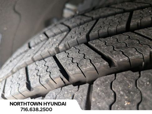 Used 2025 Genesis GV80 2.5T Standard AWD/4WD image 49