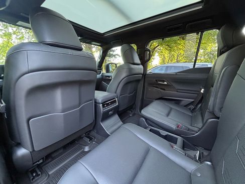 Used 2026 Lexus GX 550 w/ Accessory Package (2T) AWD/4WD image 26