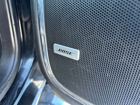 Used 2016 Chevrolet Suburban LT image 33