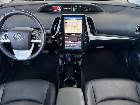 Used 2017 Toyota Prius Prime Advanced image 5