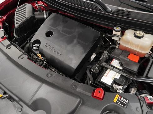Used 2018 Chevrolet Traverse LT FWD image 49