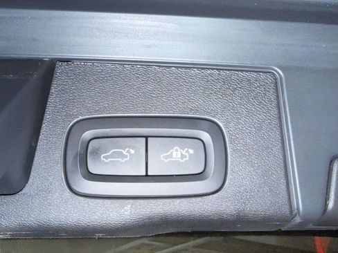 Used 2023 Volvo XC60 B6 Ultimate image 18