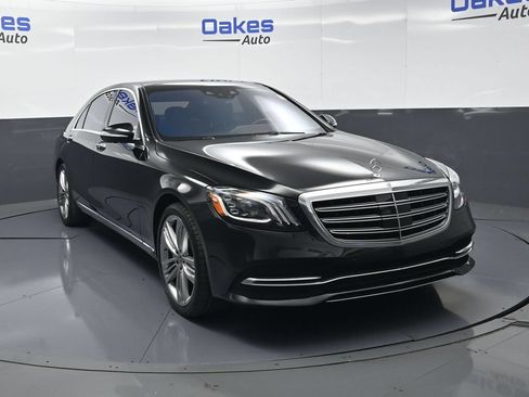 Used 2018 Mercedes-Benz S 560 4MATIC Sedan image 3