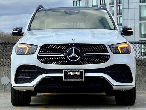 Used 2022 Mercedes-Benz GLE 450 4MATIC image 3
