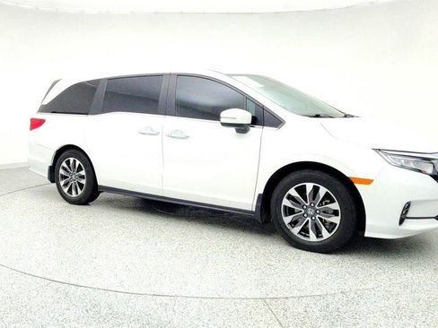 Used 2024 Honda Odyssey EX-L image 3