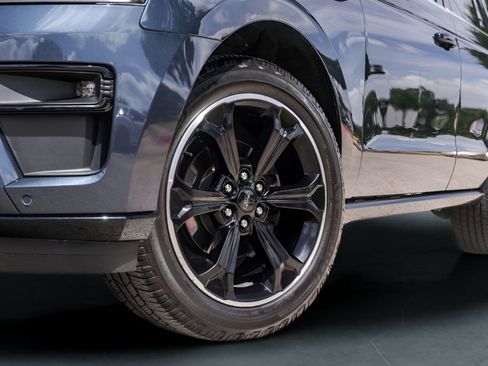 Used 2023 Ford Expedition Limited RWD image 3