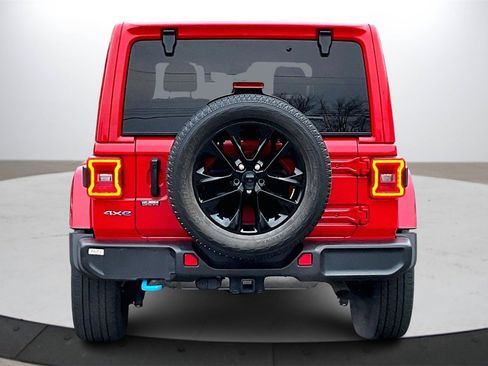 Used 2023 Jeep Wrangler Unlimited Sahara w/ Cold Weather Group image 7