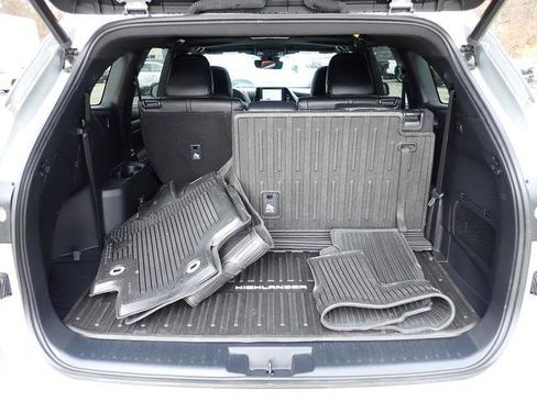 Certified 2023 Toyota Highlander XSE image 6