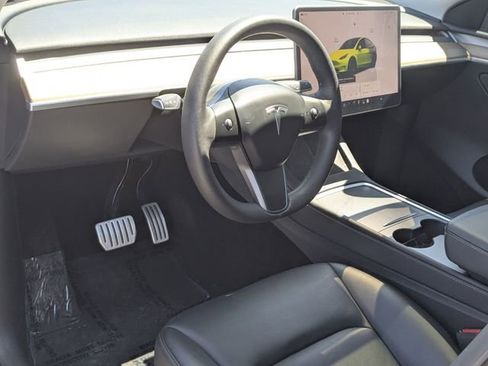 Used 2023 Tesla Model Y Performance AWD/4WD image 11