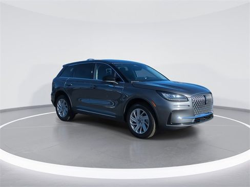 Used 2023 Lincoln Corsair AWD image 9