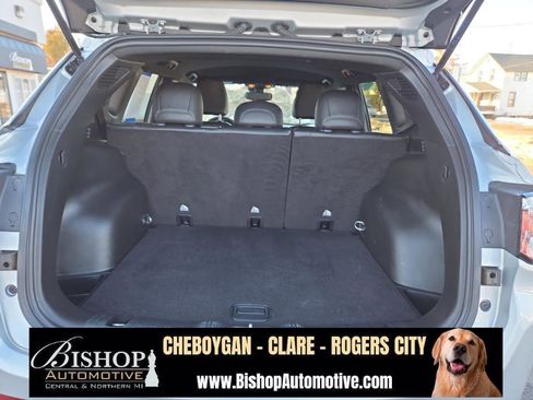 Used 2024 Jeep Compass Latitude image 29