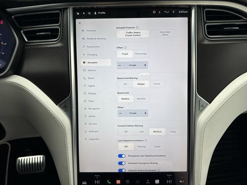 Used 2016 Tesla Model X 60D image 42