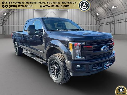 Used 2019 Ford F350 Lariat image 1