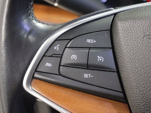 Used 2017 Cadillac XT5 Platinum w/ Driver Assist Package image 28