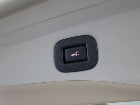 Used 2016 Nissan Rogue SL w/ SL Premium Package FWD image 35