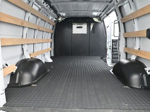 Used 2023 GMC Savana 2500 w/ Driver Convenience Package image 11