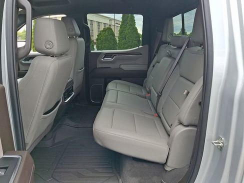 Certified 2022 GMC Sierra 1500 SLT w/ SLT Premium Plus Package AWD/4WD image 10