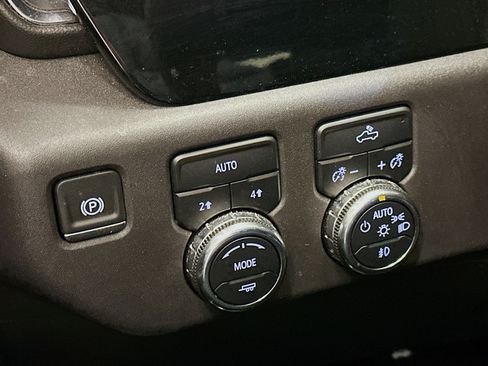 Used 2024 GMC Sierra 1500 Elevation image 17