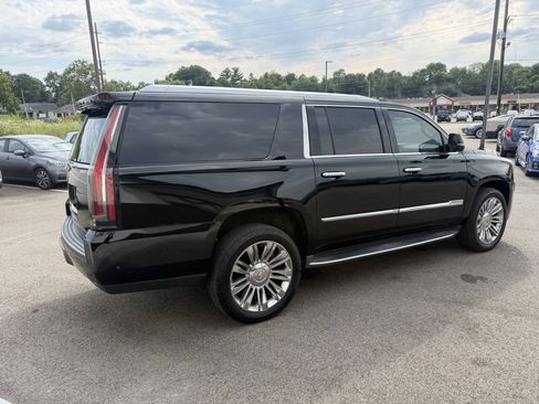 Used 2017 Cadillac Escalade ESV Luxury RWD image 7