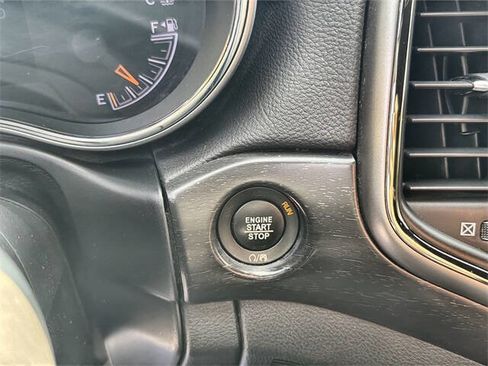 Used 2018 Jeep Grand Cherokee Laredo image 15