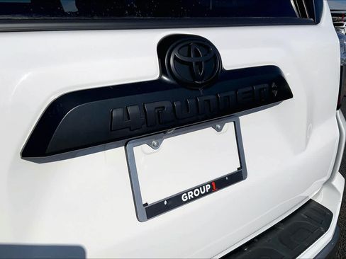 Used 2023 Toyota 4Runner TRD Off-Road Premium w/ Moonroof Package AWD/4WD image 31