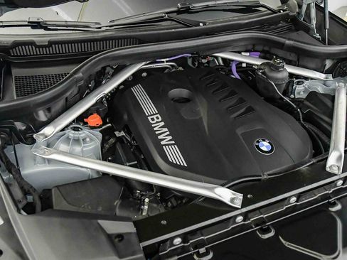 Used 2026 BMW X5 sDrive40i w/ M Sport Package RWD image 28