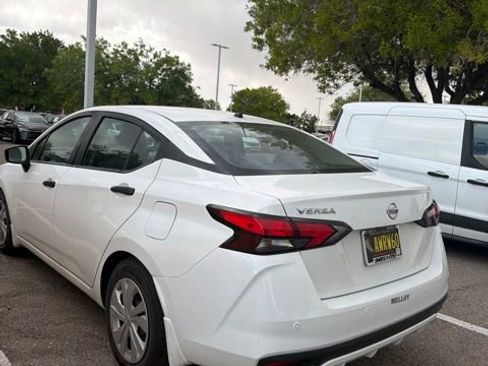 Used 2020 Nissan Versa S FWD image 5