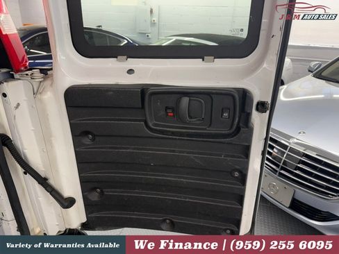 Used 2018 Chevrolet Express 2500 w/ Driver Convenience Package RWD image 29