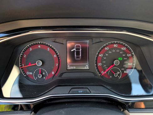 Used 2019 Volkswagen Jetta SE w/ Cold Weather Package FWD image 21