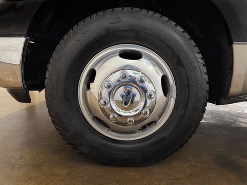 Used 2005 Ford F350 Lariat RWD image 42