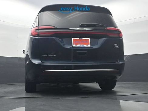 Used 2025 Chrysler Pacifica Select FWD image 32