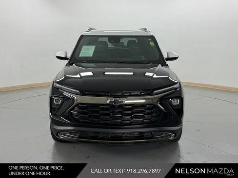 Used 2024 Chevrolet TrailBlazer ACTIV w/ Driver Confidence Package FWD image 2
