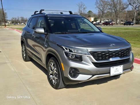 Used 2021 Kia Seltos EX image 7