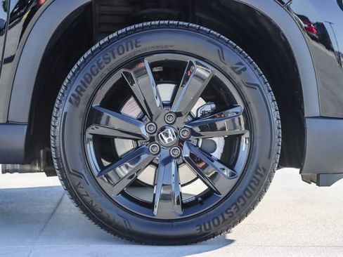 Used 2025 Honda Pilot Black Edition image 11