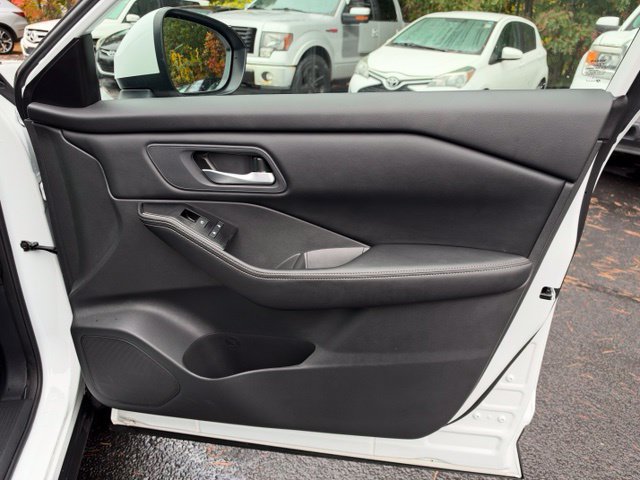 Used 2024 Nissan Rogue SV AWD/4WD image 10