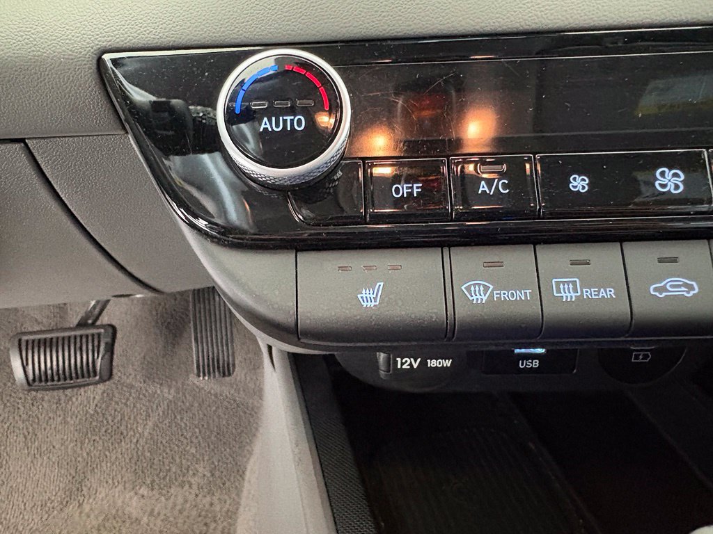 Used 2025 Hyundai Elantra SEL FWD image 9