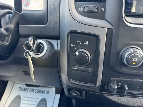 Used 2018 RAM 2500 Tradesman w/ Chrome Appearance Group image 27