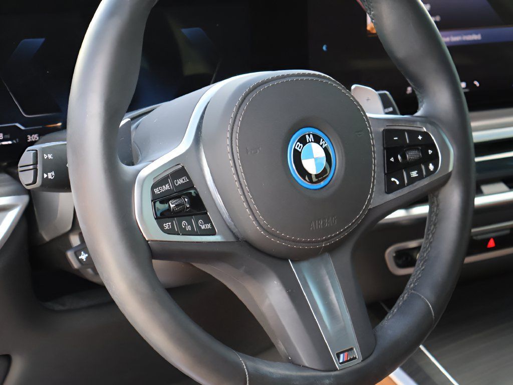 Used 2025 BMW X5 xDrive50e w/ M Sport Package AWD/4WD image 20