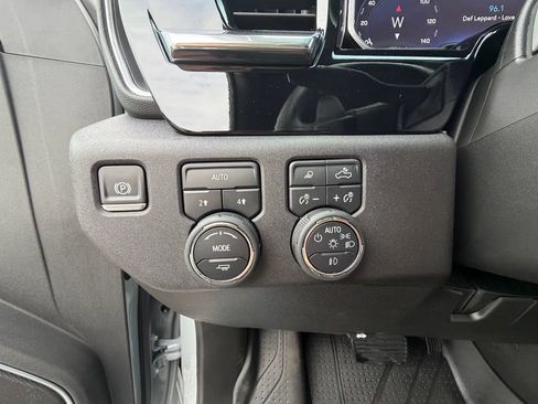 Used 2025 Chevrolet Silverado 1500 RST w/ Convenience Package II AWD/4WD image 3