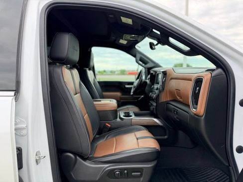 Used 2022 Chevrolet Silverado 2500 High Country w/ Z71 Off-Road Package AWD/4WD image 11