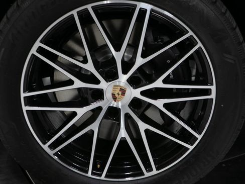 New 2026 Porsche Cayenne E-Hybrid image 11