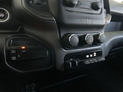 Used 2019 RAM 3500 Tradesman image 31