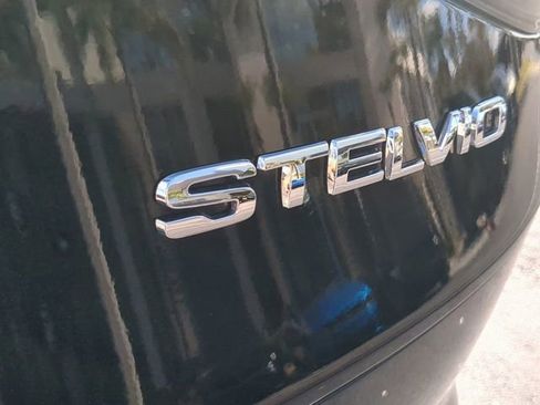 Used 2024 Alfa Romeo Stelvio Veloce image 13