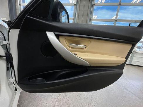 Used 2017 BMW 320i Sedan image 24
